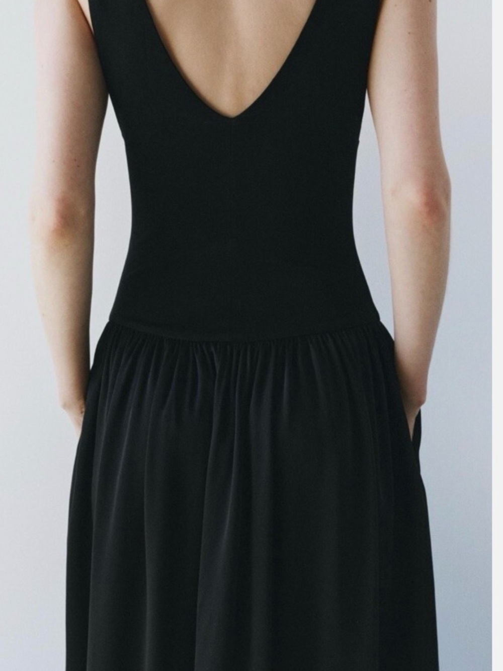 Zara Black Backless V-Neck Midi Dress